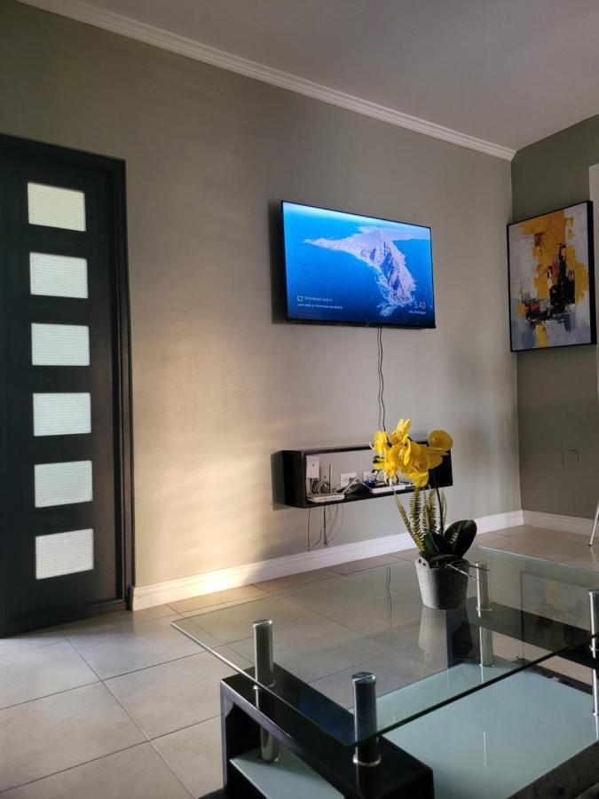 Odyssey On The 5Th - Exquisite Luxury Apt Kingston Ngoại thất bức ảnh